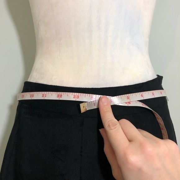 NWOT Mark Black Faux Suede Pleated Mini Skirt Avon - Picture 7 of 12